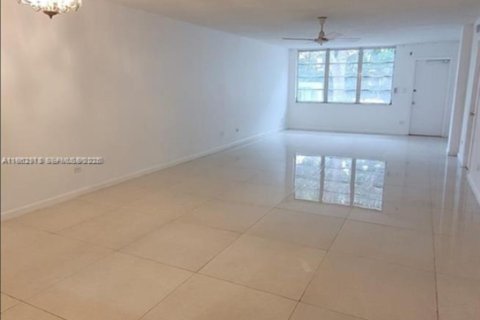 Снять в аренду кондоминиум в Майами, Флорида 2 спальни, 127.83м2, № 2024181 - фото 20