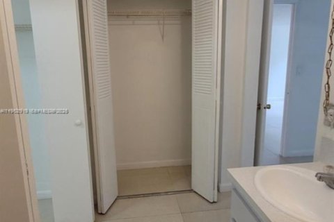 Снять в аренду кондоминиум в Майами, Флорида 2 спальни, 127.83м2, № 2024181 - фото 15