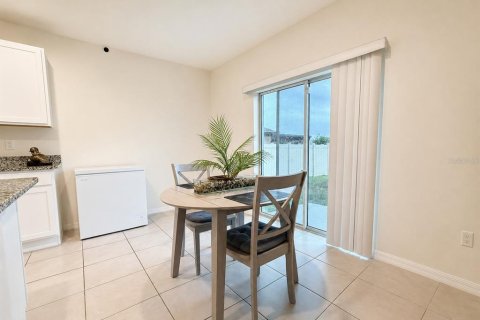 Casa en venta en Lake Alfred, Florida, 4 dormitorios, 220.27 m2 № 2200230 - foto 13