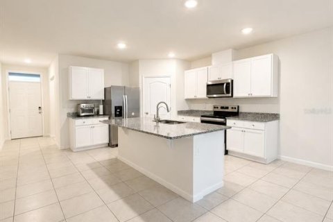 Casa en venta en Lake Alfred, Florida, 4 dormitorios, 220.27 m2 № 2200230 - foto 12