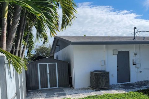 House in Cutler Bay, Florida 4 bedrooms, 173.17 sq.m. № 1839350 - photo 22
