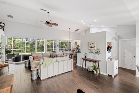 House in North Port, Florida 3 bedrooms, 177.63 sq.m. № 1866972 - photo 7