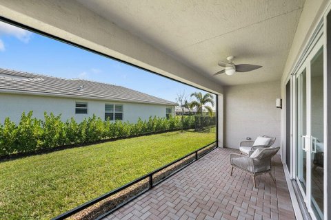 House in Port St. Lucie, Florida 3 bedrooms, 162.58 sq.m. № 2086845 - photo 17