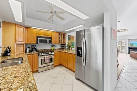 House in Fort Myers Beach, Florida 3 bedrooms, 171.87 sq.m. № 1565078 - photo 16