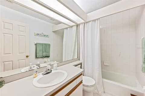 House in Fort Myers Beach, Florida 3 bedrooms, 171.87 sq.m. № 1565078 - photo 30