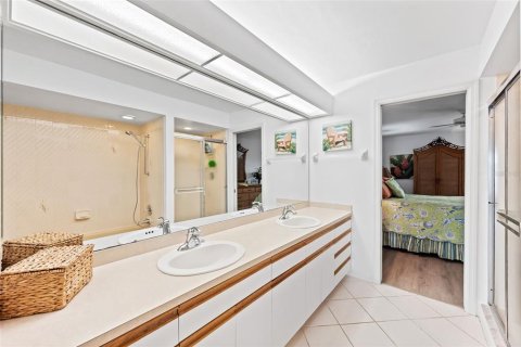 House in Fort Myers Beach, Florida 3 bedrooms, 171.87 sq.m. № 1565078 - photo 23