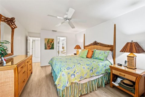 House in Fort Myers Beach, Florida 3 bedrooms, 171.87 sq.m. № 1565078 - photo 21