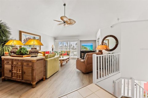House in Fort Myers Beach, Florida 3 bedrooms, 171.87 sq.m. № 1565078 - photo 6