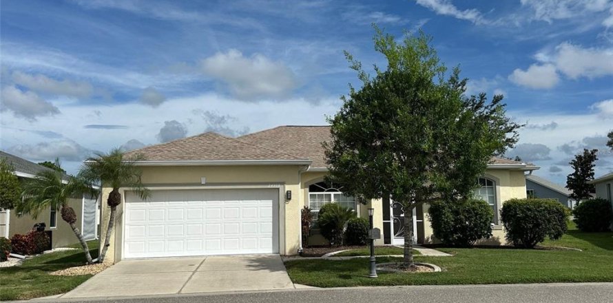 House in Punta Gorda, Florida 3 bedrooms, 154.4 sq.m. № 2103096