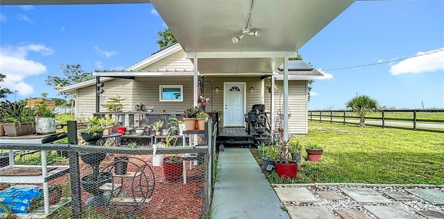 House in Lake Wales, Florida 2 bedrooms, 79.52 sq.m. № 1817354
