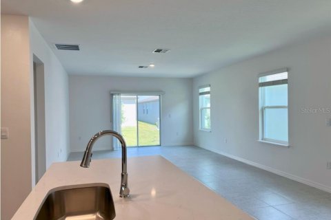 Casa en venta en Winter Haven, Florida, 4 dormitorios, 192.12 m2 № 1786215 - foto 3