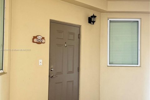 Copropriété à louer à Doral, Floride: 3 chambres, 112.13 m2 № 1937272 - photo 4