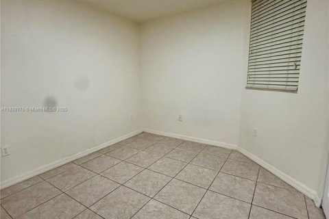 Copropriété à louer à Doral, Floride: 3 chambres, 112.13 m2 № 1937272 - photo 16