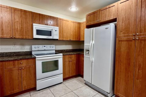 Copropriété à louer à Doral, Floride: 3 chambres, 112.13 m2 № 1937272 - photo 14