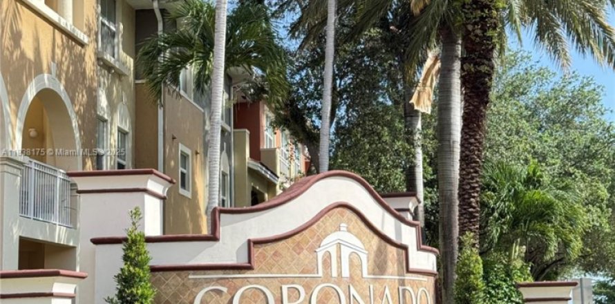 Condo à Doral, Floride, 3 chambres  № 1937272