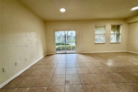 Copropriété à louer à Doral, Floride: 3 chambres, 112.13 m2 № 1937272 - photo 9