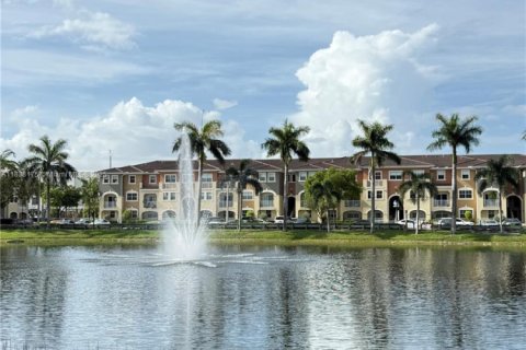 Copropriété à louer à Doral, Floride: 3 chambres, 112.13 m2 № 1937272 - photo 30