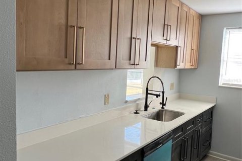 Copropriété à vendre à Saint Petersburg, Floride: 2 chambres, 105.91 m2 № 2112870 - photo 11