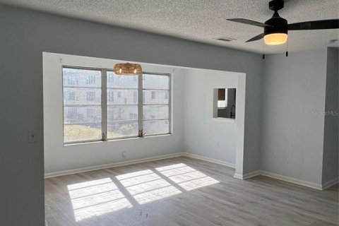 Copropriété à vendre à Saint Petersburg, Floride: 2 chambres, 105.91 m2 № 2112870 - photo 10
