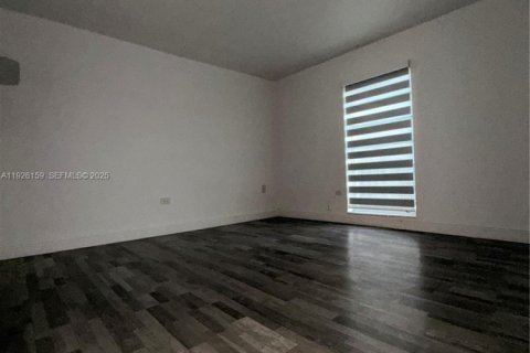 Снять в аренду кондоминиум в Майами, Флорида 2 спальни, 70.88м2, № 1984688 - фото 14