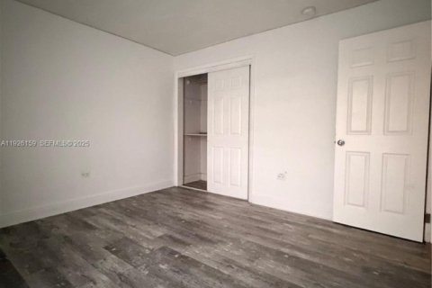 Снять в аренду кондоминиум в Майами, Флорида 2 спальни, 70.88м2, № 1984688 - фото 12