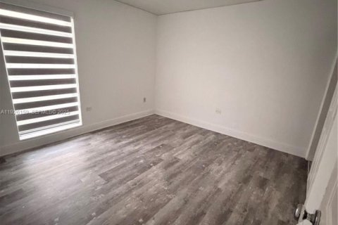 Снять в аренду кондоминиум в Майами, Флорида 2 спальни, 70.88м2, № 1984688 - фото 11