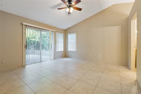 Villa ou maison à louer à Orlando, Floride: 3 chambres, 143.53 m2 № 2425346 - photo 4