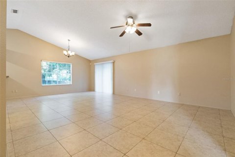 Villa ou maison à louer à Orlando, Floride: 3 chambres, 143.53 m2 № 2425346 - photo 3