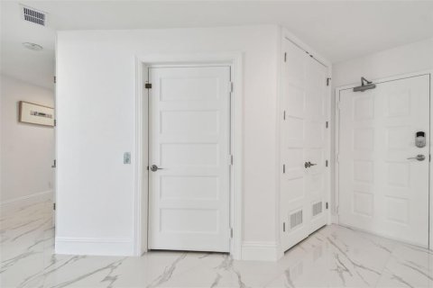 Condo in Clearwater, Florida, 4 bedrooms  № 1884866 - photo 13
