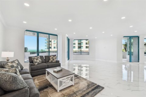 Condo in Clearwater, Florida, 4 bedrooms  № 1884866 - photo 4