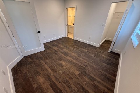 Снять в аренду виллу или дом в Хомстед, Флорида 4 спальни, 237.74м2, № 1991760 - фото 15