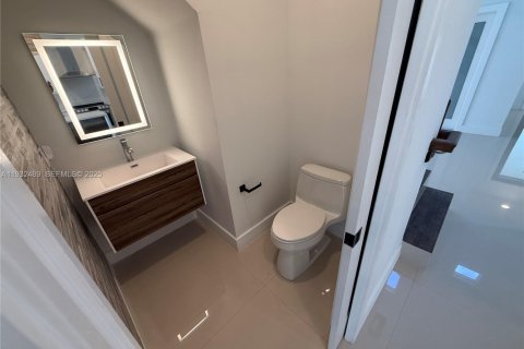 Снять в аренду виллу или дом в Хомстед, Флорида 4 спальни, 237.74м2, № 1991760 - фото 20