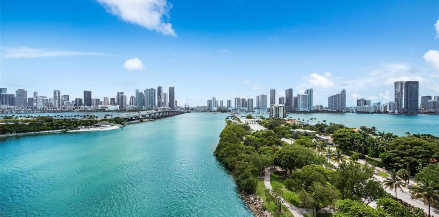 Condo à Miami, Floride, 1 chambre  № 1930955