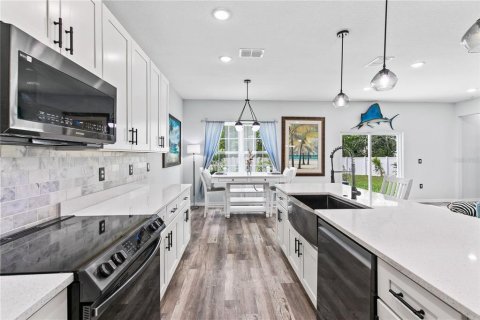 Casa en venta en Kissimmee, Florida, 4 dormitorios, 191.19 m2 № 1904115 - foto 11