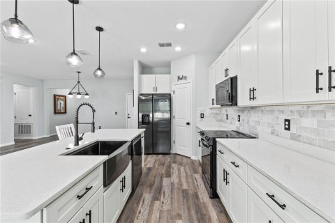 Casa en venta en Kissimmee, Florida, 4 dormitorios, 191.19 m2 № 1904115 - foto 10