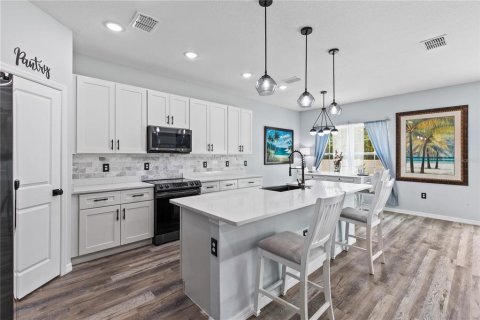 Casa en venta en Kissimmee, Florida, 4 dormitorios, 191.19 m2 № 1904115 - foto 9