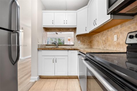 Снять в аренду кондоминиум в Корал-Спрингс, Флорида 2 спальни, 71.35м2, № 2076600 - фото 10