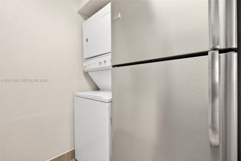 Снять в аренду кондоминиум в Корал-Спрингс, Флорида 2 спальни, 71.35м2, № 2076600 - фото 13