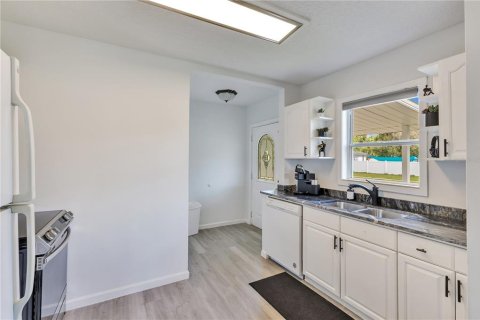 House in Kissimmee, Florida 3 bedrooms, 101.82 sq.m. № 2150975 - photo 7