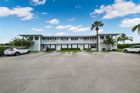 Condo in Delray Beach, Florida, 2 bedrooms  № 1705766 - photo 2