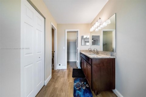 Condo in Delray Beach, Florida, 2 bedrooms  № 1705766 - photo 20