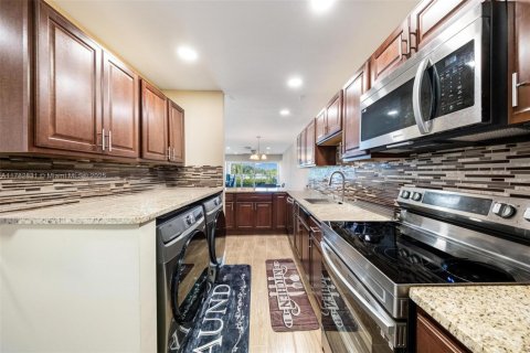 Condo in Delray Beach, Florida, 2 bedrooms  № 1705766 - photo 14