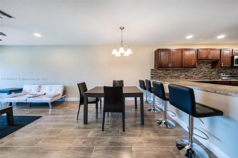 Condo in Delray Beach, Florida, 2 bedrooms  № 1705766 - photo 10