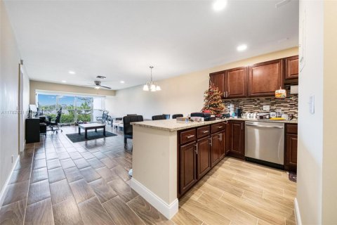 Condo in Delray Beach, Florida, 2 bedrooms  № 1705766 - photo 12