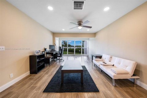 Condo in Delray Beach, Florida, 2 bedrooms  № 1705766 - photo 4