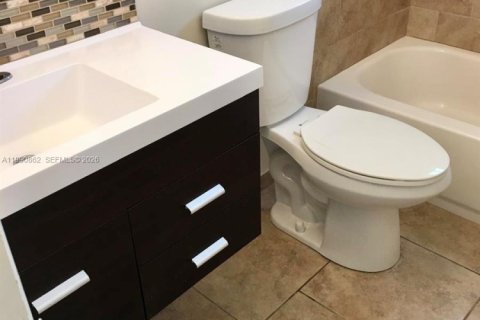 Condominio en alquiler en Hollywood, Florida, 1 dormitorio, 54.44 m2 № 2058124 - foto 8