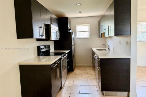 Condominio en alquiler en Hollywood, Florida, 1 dormitorio, 54.44 m2 № 2058124 - foto 2