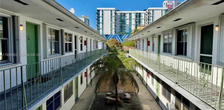 Condominio en Hollywood, Florida, 1 dormitorio  № 2058124