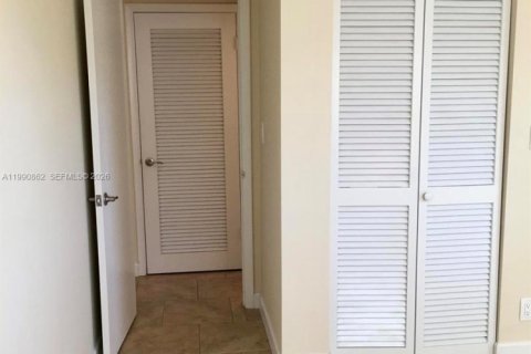 Condominio en alquiler en Hollywood, Florida, 1 dormitorio, 54.44 m2 № 2058124 - foto 6