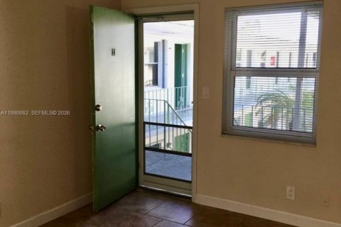 Condominio en alquiler en Hollywood, Florida, 1 dormitorio, 54.44 m2 № 2058124 - foto 9
